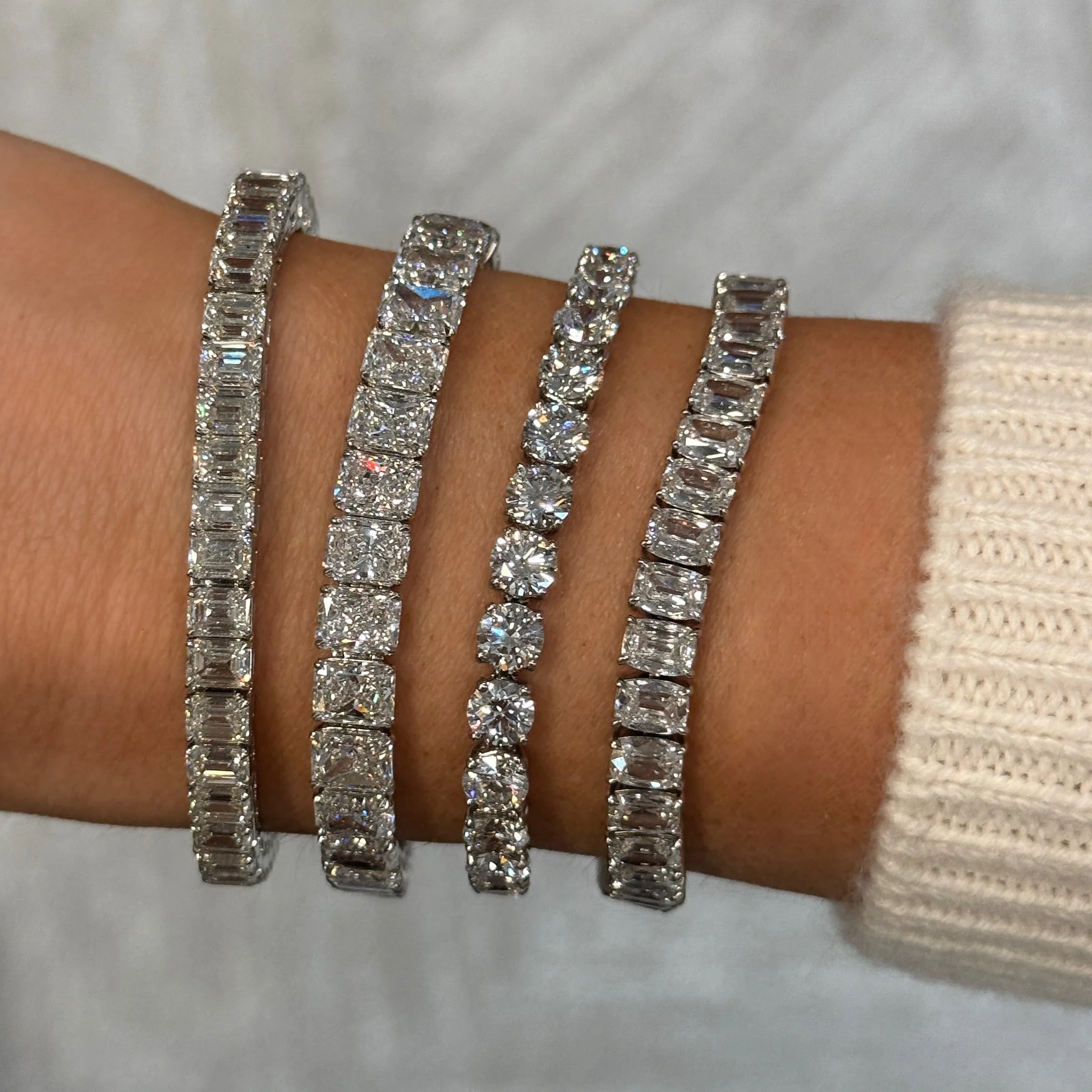 35ct Radiant Cut Diamond Tennis Bracelet - Image 2
