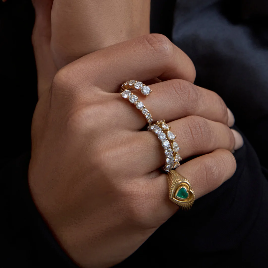 Fluted Heart Shape Emerald Signet Ring - Image 4